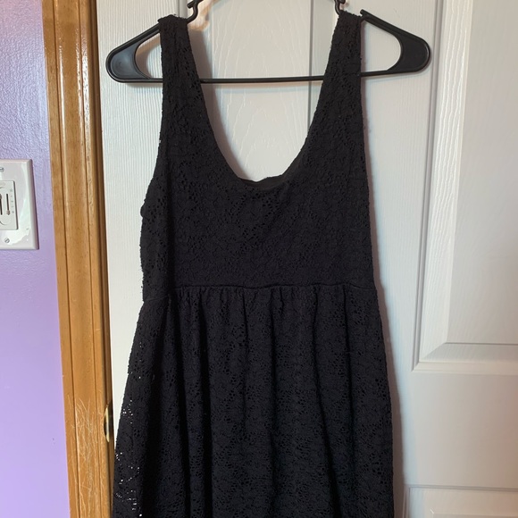 medium black lace dress - Picture 3 of 3